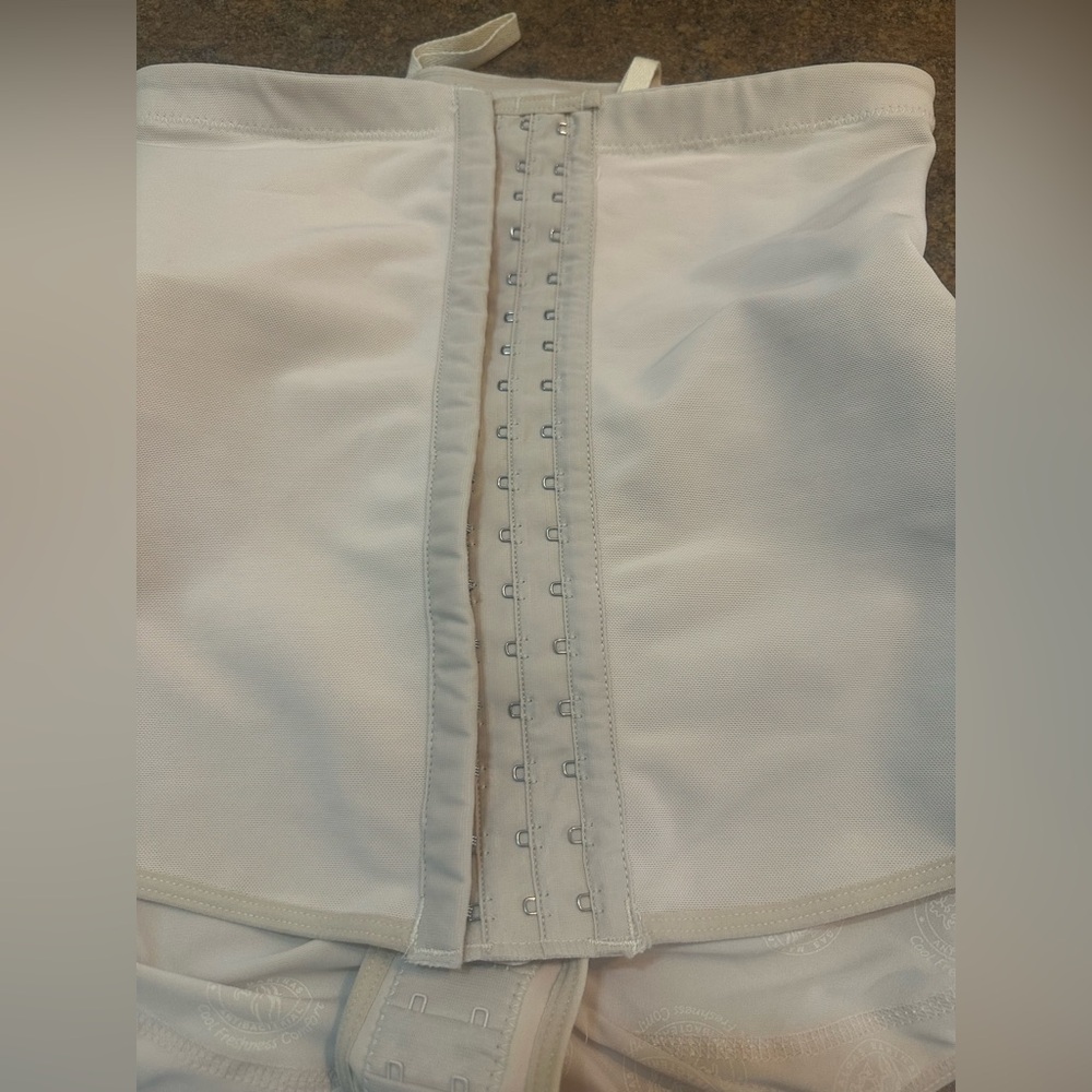 Tummy control shape wear for women’s high waist compression body